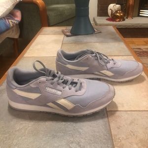 Reebok women’s low-top shoes
